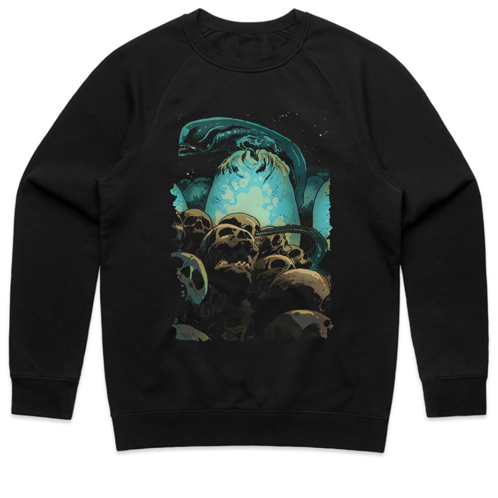Alien Hive Horror T-Shirt – Sci-Fi Nightmare Unleashed