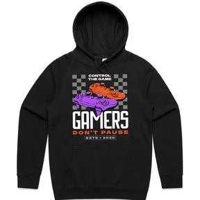 "Gamers Don't Pause" T-Shirt - Retro Controller Gaming Tee