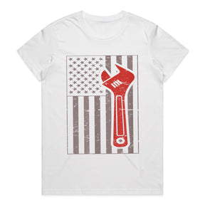 🇺🇸 American Mechanic Flag T-Shirt – Wrench & Grit for True Gearheads!