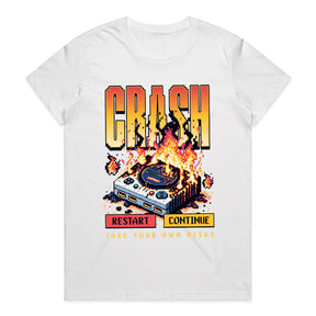 "CRASH – Retro Gaming Glitch Pixel Art T-Shirt"