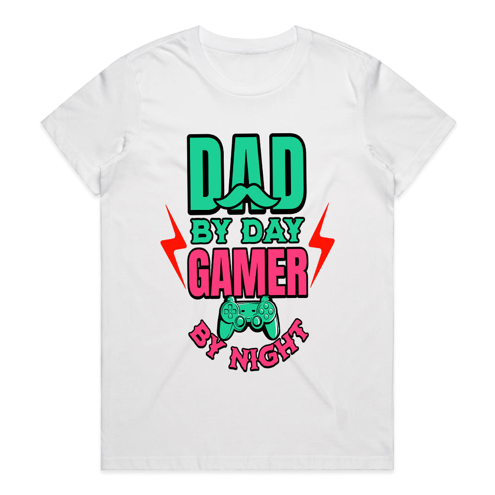 "Dad by Day, Gamer by Night – Funny Gaming T-Shirt for Gamer Dads"