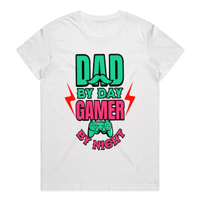 "Dad by Day, Gamer by Night – Funny Gaming T-Shirt for Gamer Dads"