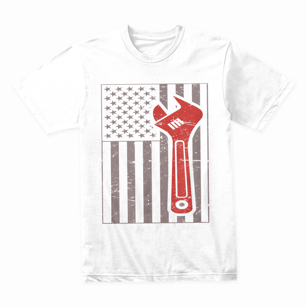 🇺🇸 American Mechanic Flag T-Shirt – Wrench & Grit for True Gearheads!
