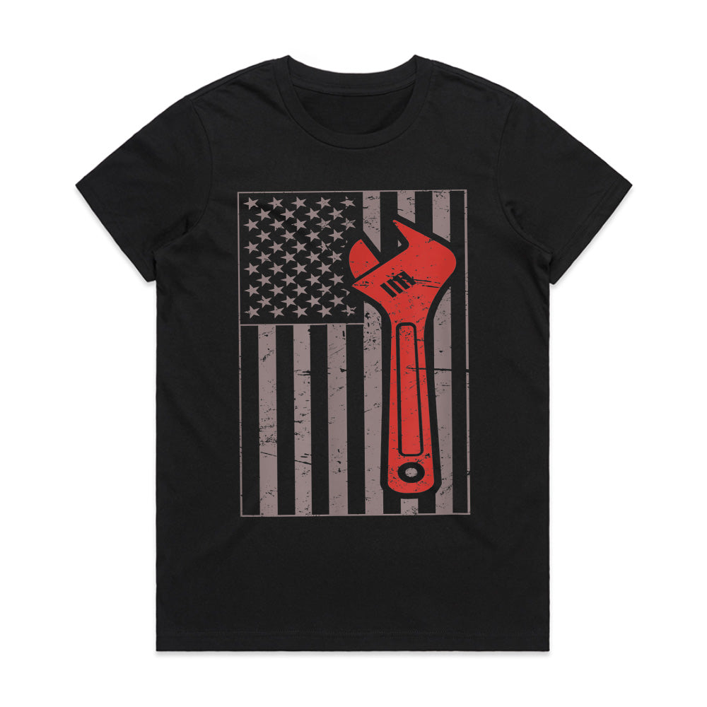 🇺🇸 American Mechanic Flag T-Shirt – Wrench & Grit for True Gearheads!